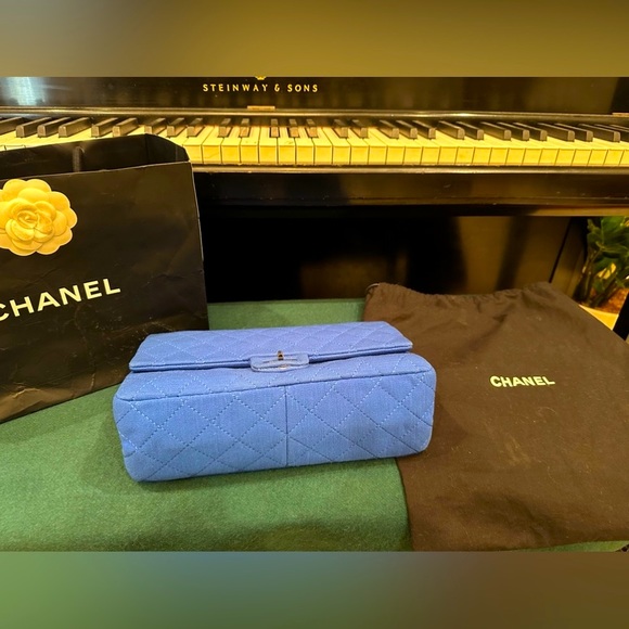 Chanel bag Chanel 2.55 shoulder bag in Blue quilted canvas - Picture 9 of 9